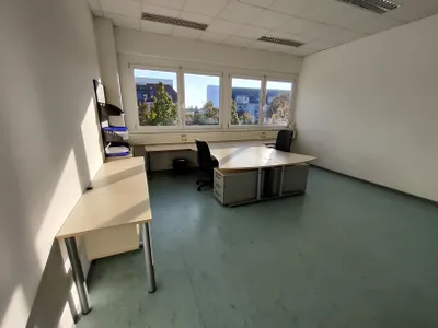 Gewerbeimmobilie mieten in Wels – 30 m², € 323