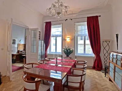 möblierte Altbauwohnung in wunderschönem Altbauhaus – Bild 3