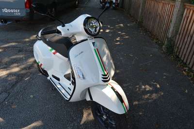 Vespa GTS 310 Super Sport MY25 E5+ "Italy Light"