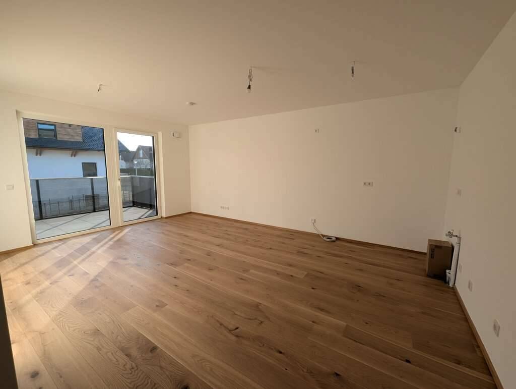 MEHR RAUM ZUM LEBEN: Großzügige 2-Zimmer-Erstbezugs-Wohnung mit Balkon im Ortzentrum von Hallwang! - Ansicht 2