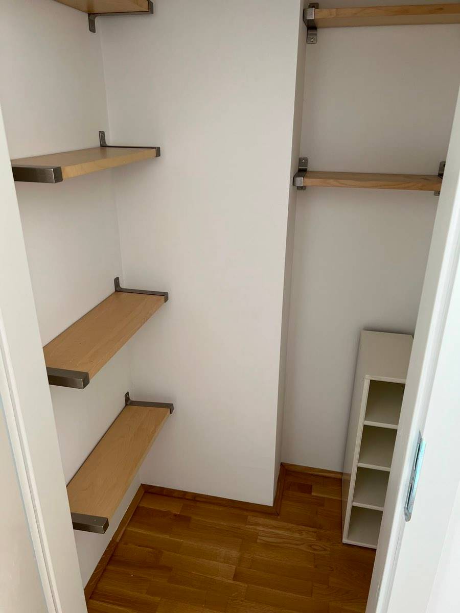 Sehr schöne neuwertige Wohnung – pohled 3