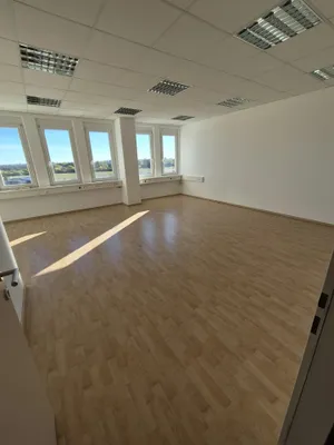 1-Zimmer-Gewerbeimmobilie mieten in Baden – 60 m², € 711 – Bild 5 von 8