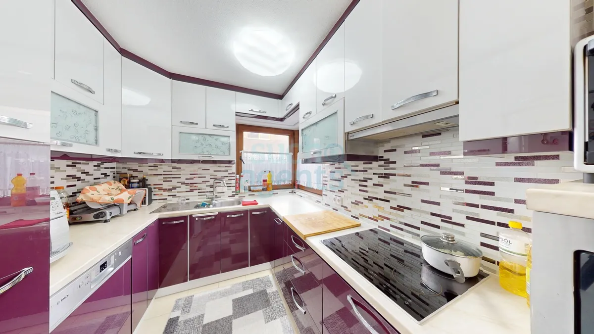 NEUER PREIS EUR 599.000,00 !!! Sonniges Reihenhaus mit teilweise überdachter Terrasse, Garten & Vollkeller - Ansicht 3