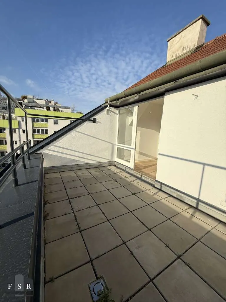 ERSTBEZUG Dachgeschosswohnung mit Terrasse im revitalisierten Stilaltbau - in unmittelbarer Nähe zur U3-Station Schlachthausgasse. - Ansicht 2