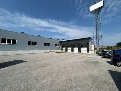 Gewerbeimmobilie mieten in Linz Land – 1 500 m², € 5 – Bild 3 von 9