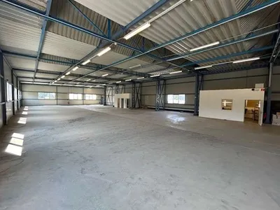 Gewerbeimmobilie mieten in Linz Land – 1 500 m², € 5 – Bild 5 von 9