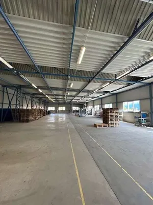 Gewerbeimmobilie mieten in Linz Land – 1 500 m², € 5 – Bild 7 von 9
