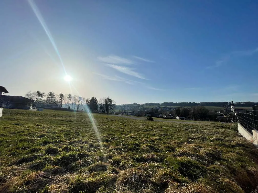 Sonniges Baugrundstück