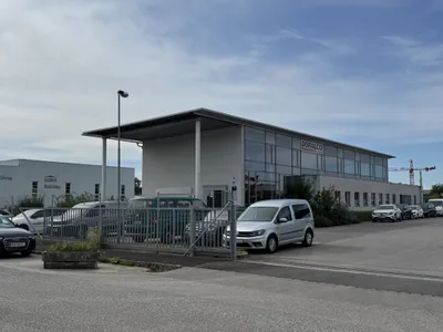 Gewerbeimmobilie mieten in Baden – 154 m², € 1.996