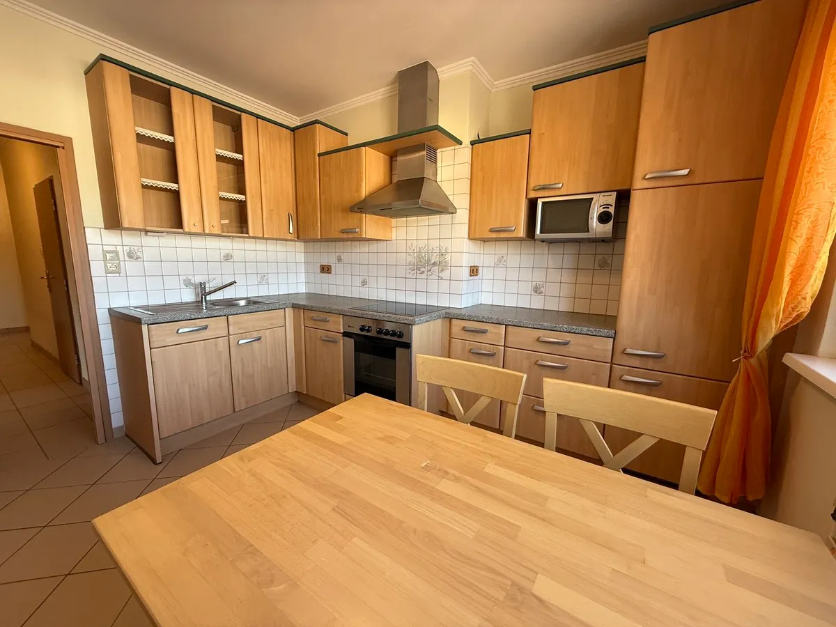 3-Zimmer-Wohnung - Vollmöbliert, mit Lift, Loggia und traumhaftem Ausblick. Provisionsfrei. - Ansicht 2