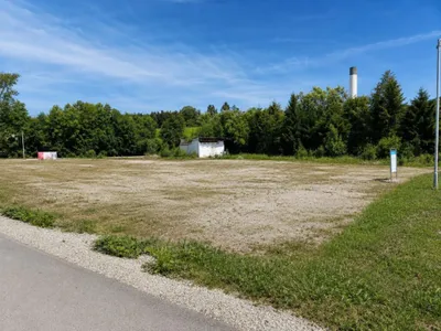 Grundstück kaufen in Perg – 3 553 m², € 350.000