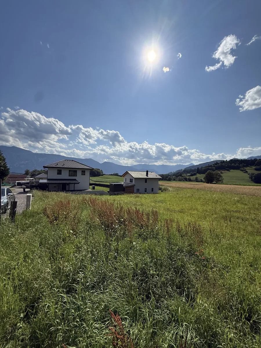 Sonniges Baugrundstück in Treffling - attraktive Lage mit Bebauungsvorschlag - Ansicht 2