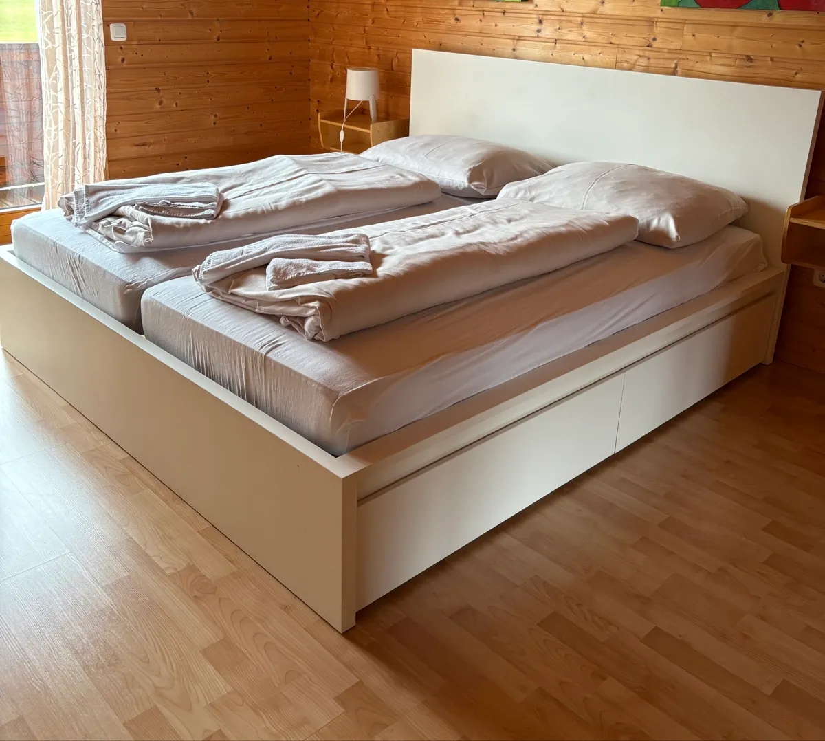 Bett 180x200 Doppelbett, € 99,- (9232 Rosegg)