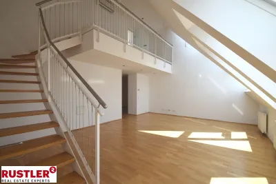 Dachgeschosswohnung auf 2 Etagen mit großer südseitiger Terrasse in der Stumpergasse! – Bild 2