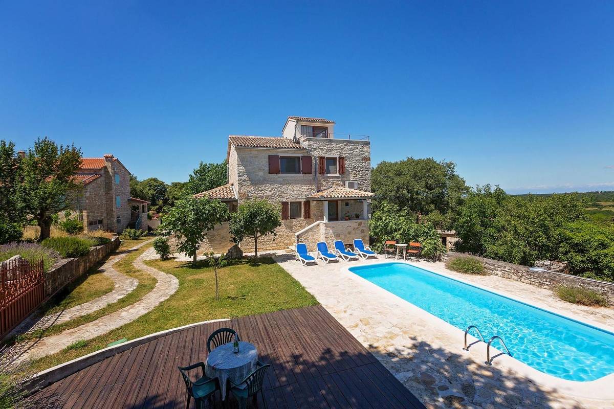Istrien, Višnjan - authentische Steinvilla mit Pool und Panoramameerblick - Ansicht 2