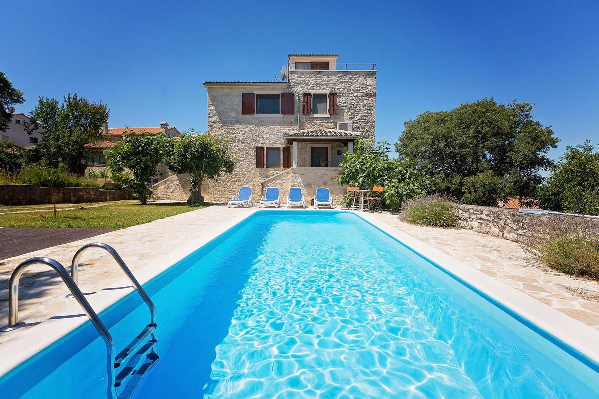 Istrien, Višnjan - authentische Steinvilla mit Pool und Panoramameerblick