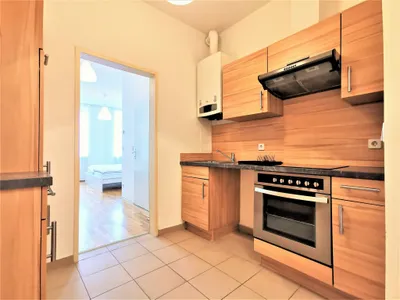 Sonnige, schön möblierte 1-Zimmer-Wohnung in zentraler Lage! Kurzzeitvermietung – Bild 2