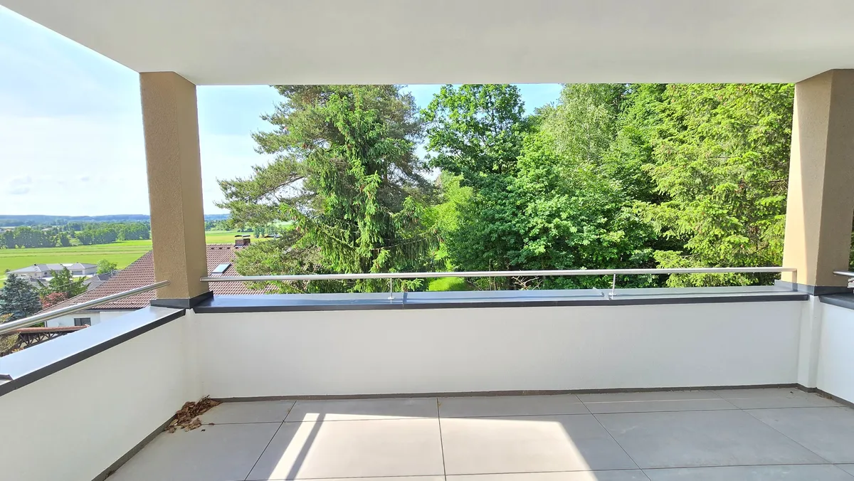 Bezugsfertige 3-Zimmer-Wohnung mit Fernblick - hochwertige Einbauküche inklusive! - Ansicht 3