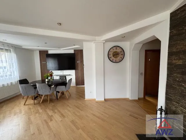 Haus mit drei Wohneinheiten: Wohnen und Vermieten! - Ansicht 3