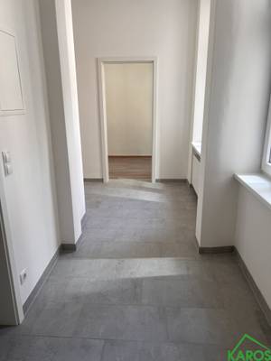 GENERALSANIERTE 2-ZIMMER-ALTBAU *ERSTBEZUG NACH KATEGORIEANHEBUNG*