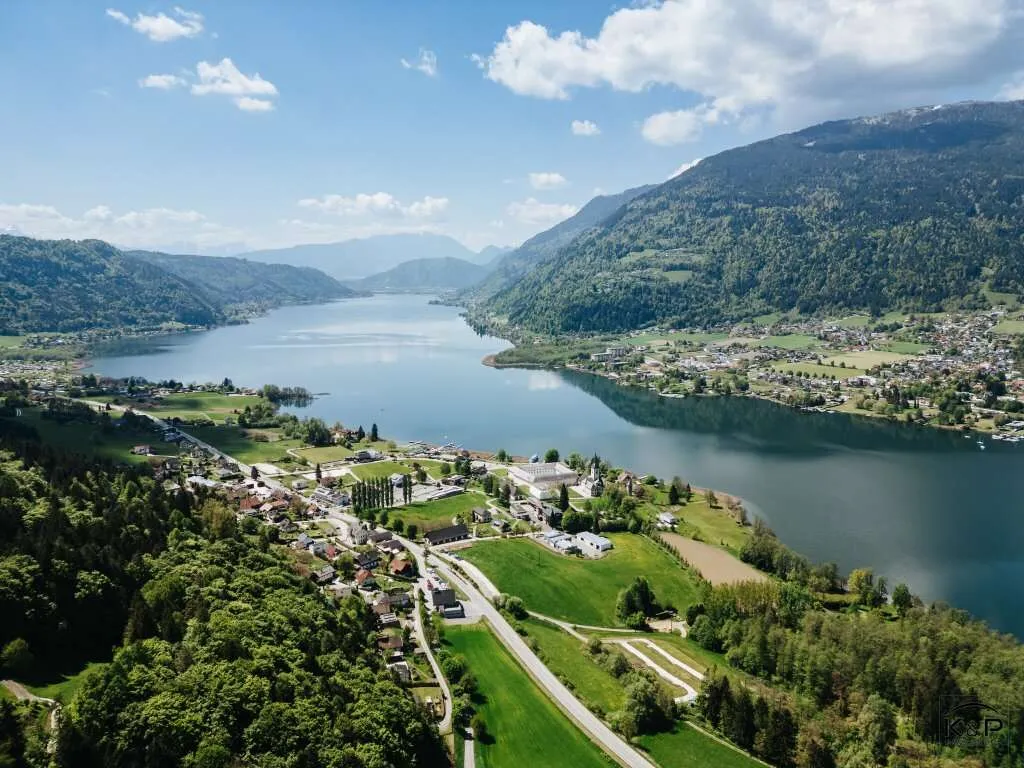 Einmaliges Baugrundstück mit Altbestand und seltener Freizeitwohnsitzwidmung - mit Seeblick am Ossiacher See – pohled 3