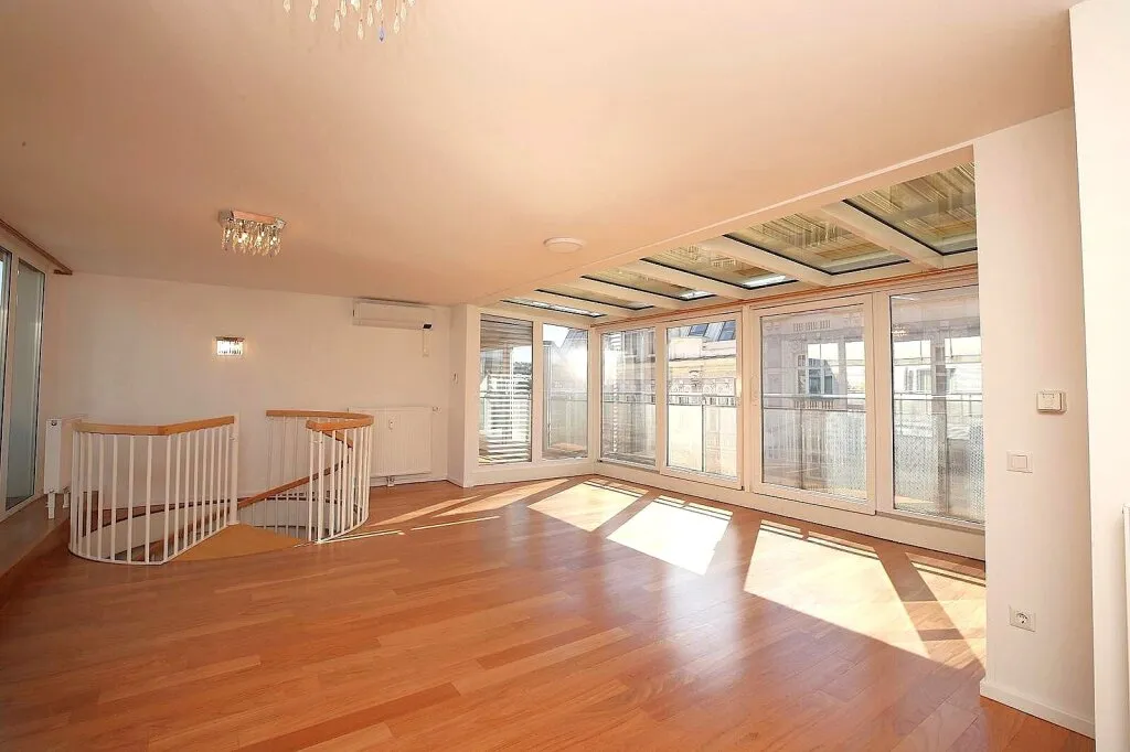 TOP PREIS - KEINE SCHRÄGEN !!! - Wohnfläche ca. 128,61 m² voll nutzbar - 1 Gartenterrasse + 5 Terrassen + 1 Garagenplatz im Eigentum – pohled 2