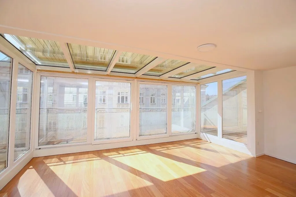 TOP PREIS - KEINE SCHRÄGEN !!! - Wohnfläche ca. 128,61 m² voll nutzbar - 1 Gartenterrasse + 5 Terrassen + 1 Garagenplatz im Eigentum – pohled 3