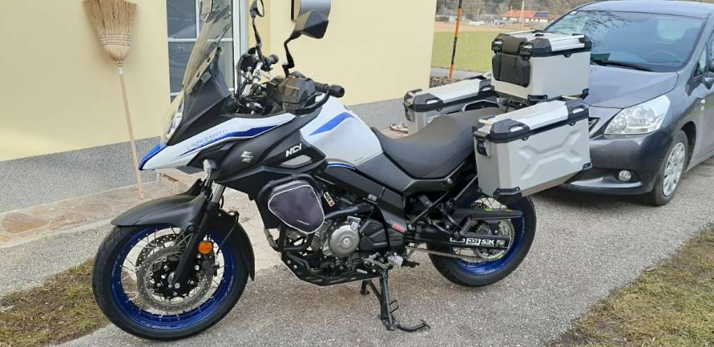 Suzuki V-Strom 650 xt Tourer