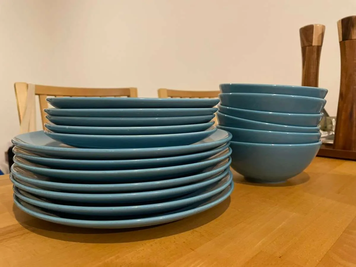 Ikea Geschirr Set blau, € 2,- (1220 Wien)