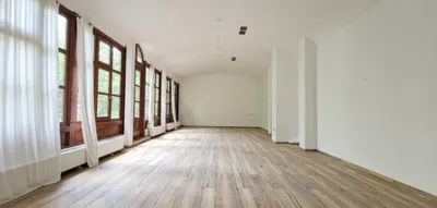 5-Zimmer-Gewerbeimmobilie mieten in Wien – 220 m², € 3.775
