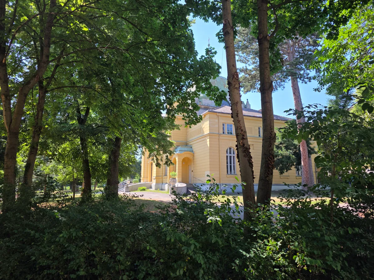 Exklusive Altbauwohnung im historischen Park am Fuße des Küniglbergs - Ansicht 2