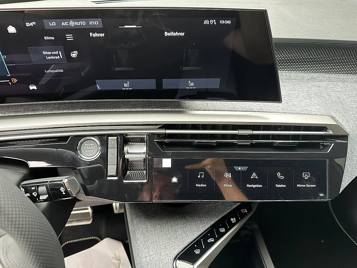 Peugeot 3008 1.2 Hybrid 145 GT – Bild 14