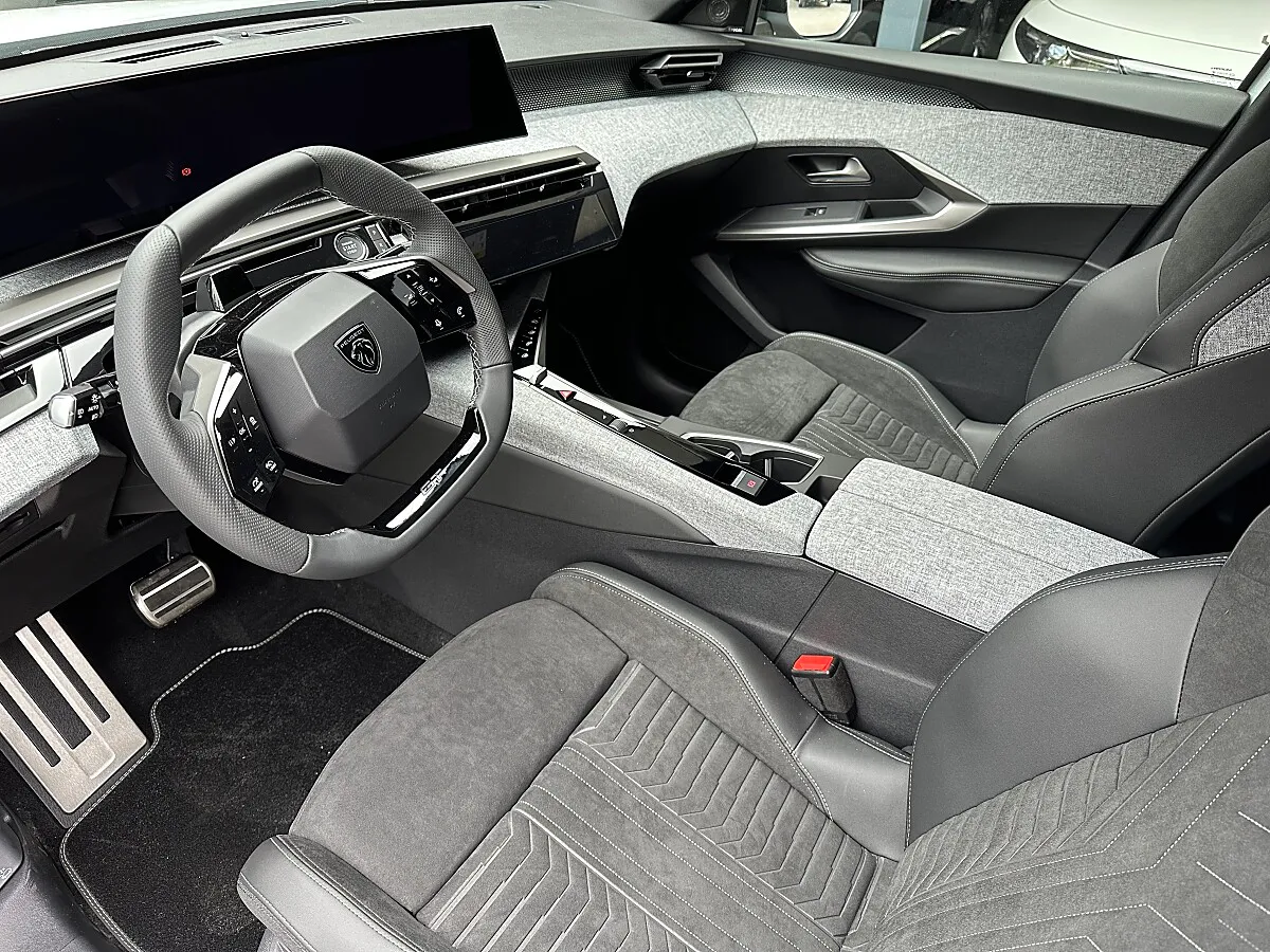 Peugeot 3008 1.2 Hybrid 145 GT – Bild 7