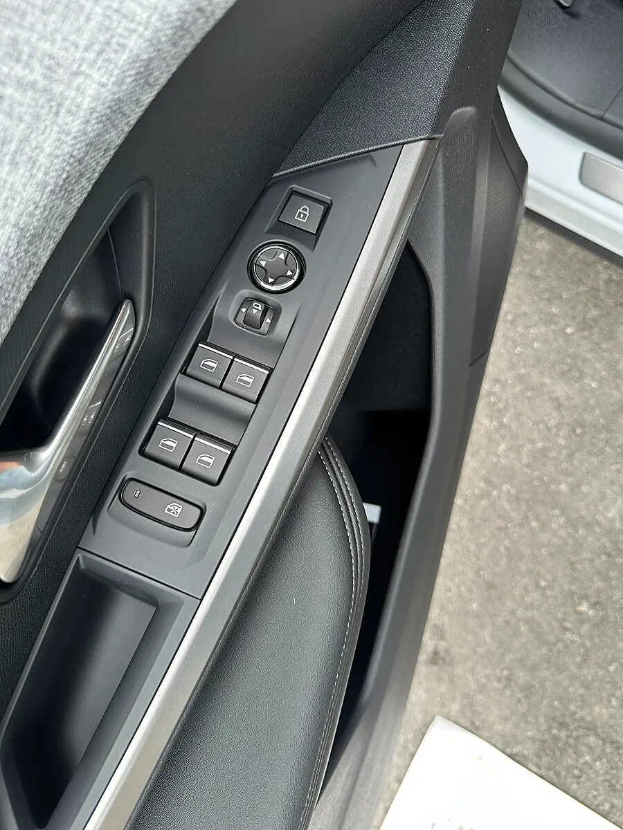 Peugeot 3008 1.2 Hybrid 145 GT – Bild 9