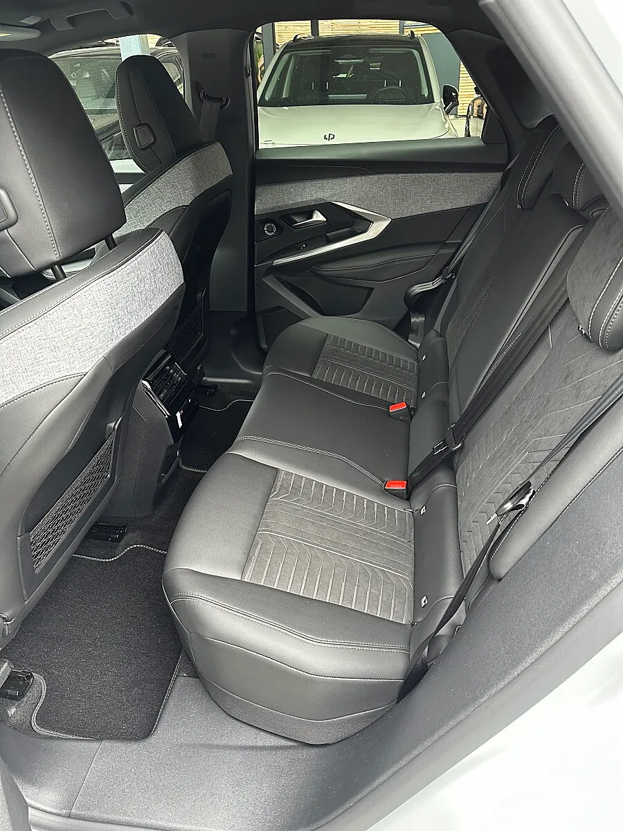 Peugeot 3008 1.2 Hybrid 145 GT – Bild 16