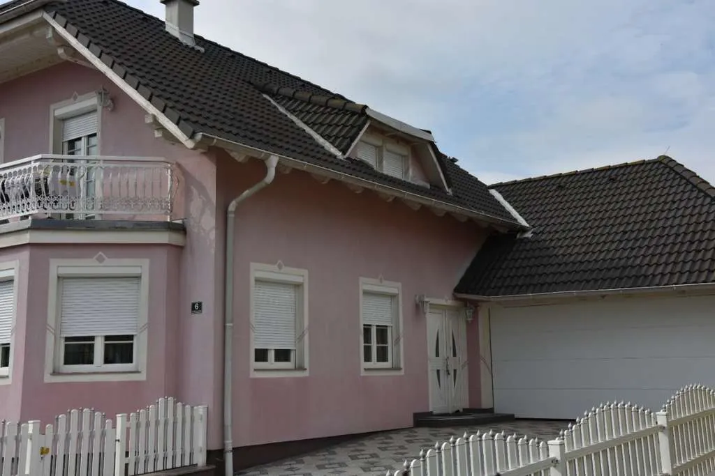 Charmantes Einfamilienhaus in ruhiger Lage - ideal für Familien - Ansicht 2