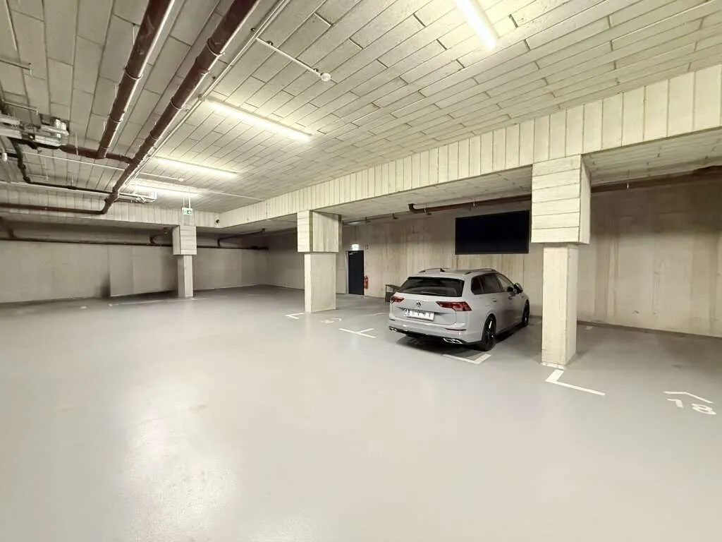 Michael-Reś-Gasse 2 - Garagenstellplatz mit 2,9m Einfahrthöhe gleich bei 32A / Straßenbahnlinie 26! - Veduta 2