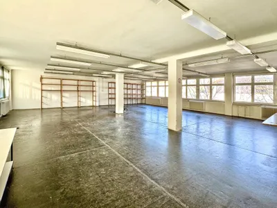 Gewerbeimmobilie mieten in Wien – 428 m², € 2.756