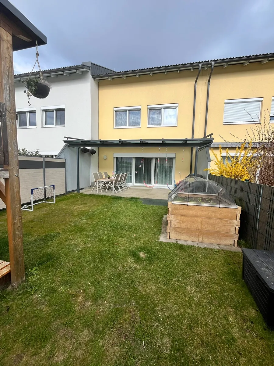 Reihenhaus in toller Lage - PROVISIONSFREI (kein Makler) - Ansicht 3