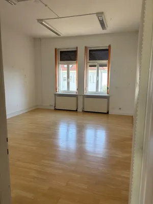 3-Zimmer-Wohnung mieten in Feldkirchen – 90 m², € 990 – Bild 2 von 7
