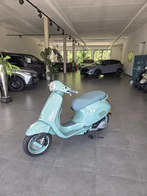 Vespa Primavera 125ccm €5+ 89 Jahre Edition