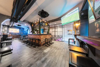 Gewerbeimmobilie mieten in Wien – 140 m², € 2.400 – Bild 2 von 29