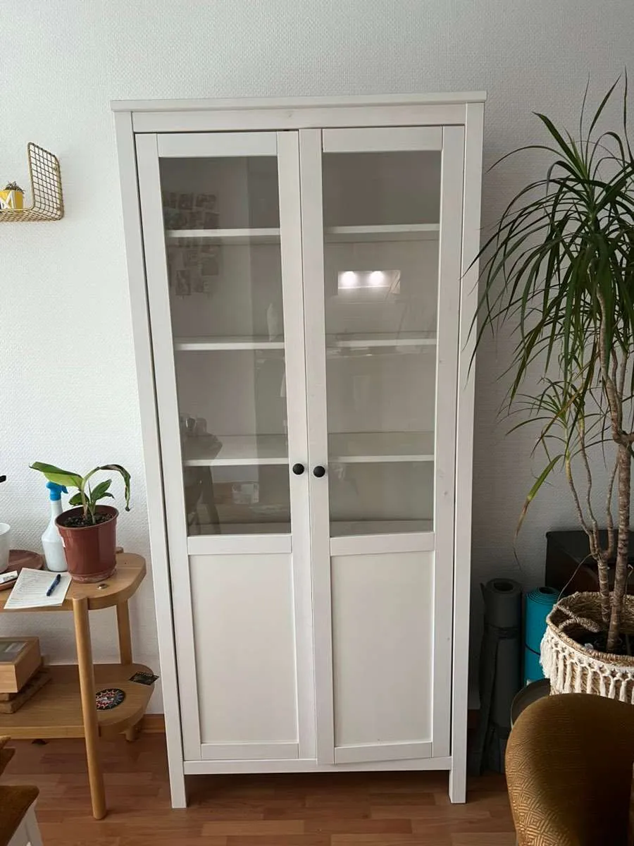 Ikea Hemnes Vitrine weiß, € 100,- (1140 Wien)