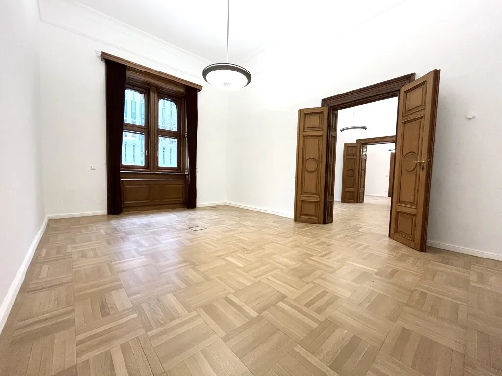Attraktive Bürofläche in der Alten Börse (4 große Büroräume) - Ansicht 2