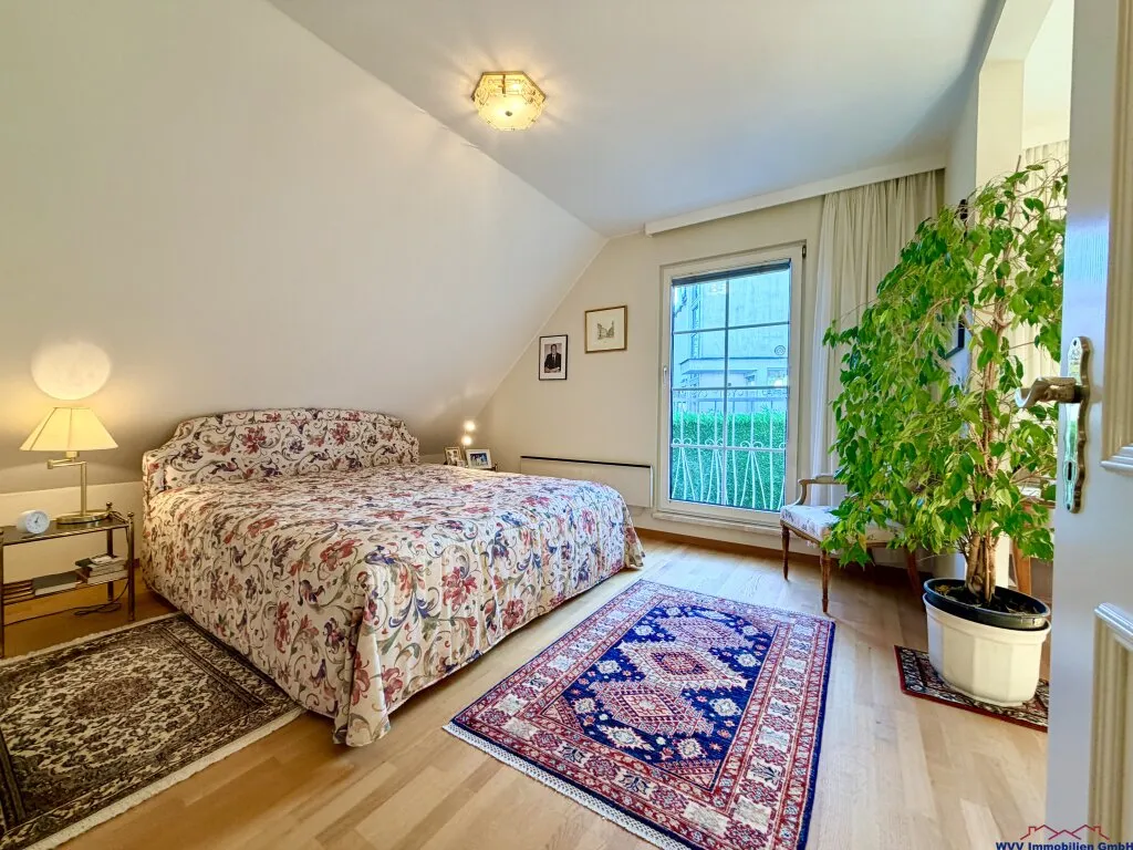 Ruhelage am Heuberg! Elegantes Stadthaus mit Aussicht und Homeoffice-/Praxispotenzial – pohled 3