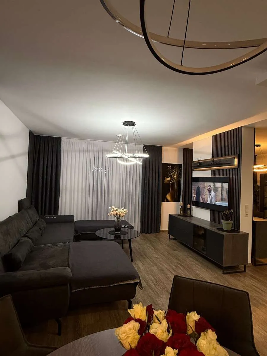 Exklusive Panorama-Wohnung mit Kaminanchluss und Terrasse nahe Faaker See - Ansicht 2