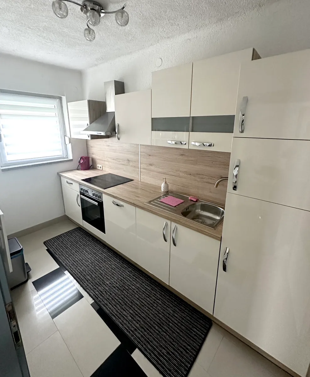 Gemütliche 3-Zimmer-Wohnung mit Loggia und Burgblick - Ansicht 2