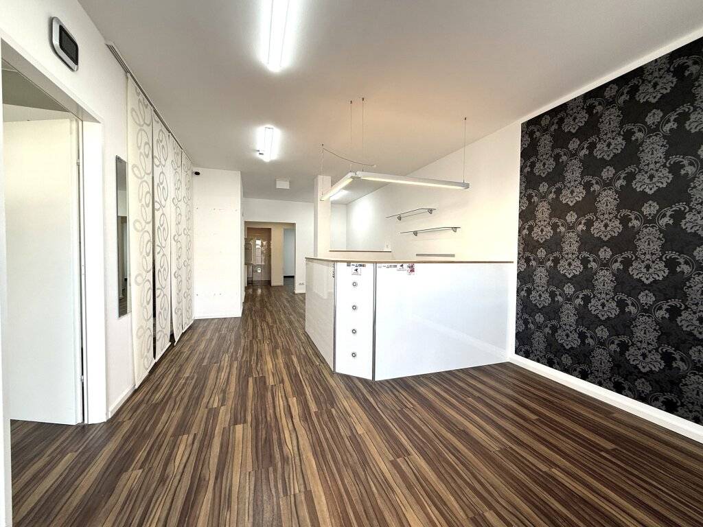 ZENTRAL GELEGENES GESCHÄFTSLOKAL MIT PERFEKTER ANBINDUNG IN GÖTZENS - Widok 3