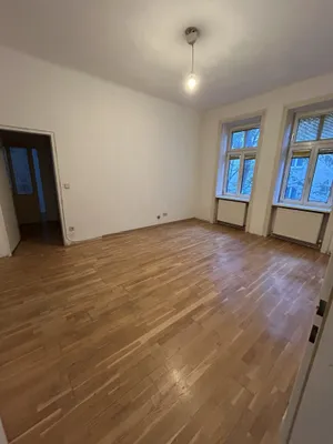Ruhige 4 Zimmer Wohnung in einer Seitengasse