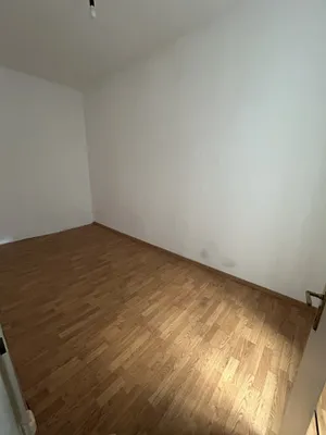 Ruhige 4 Zimmer Wohnung in einer Seitengasse – Bild 3
